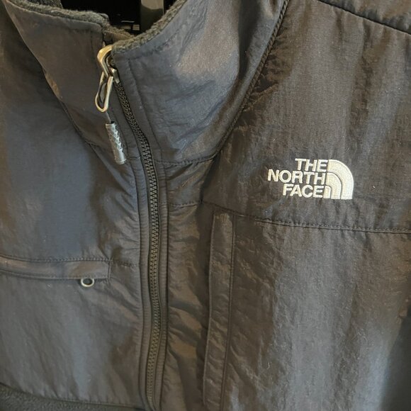 The North Face Black Denali Jacket (Size Medium) - Picture 7 of 8